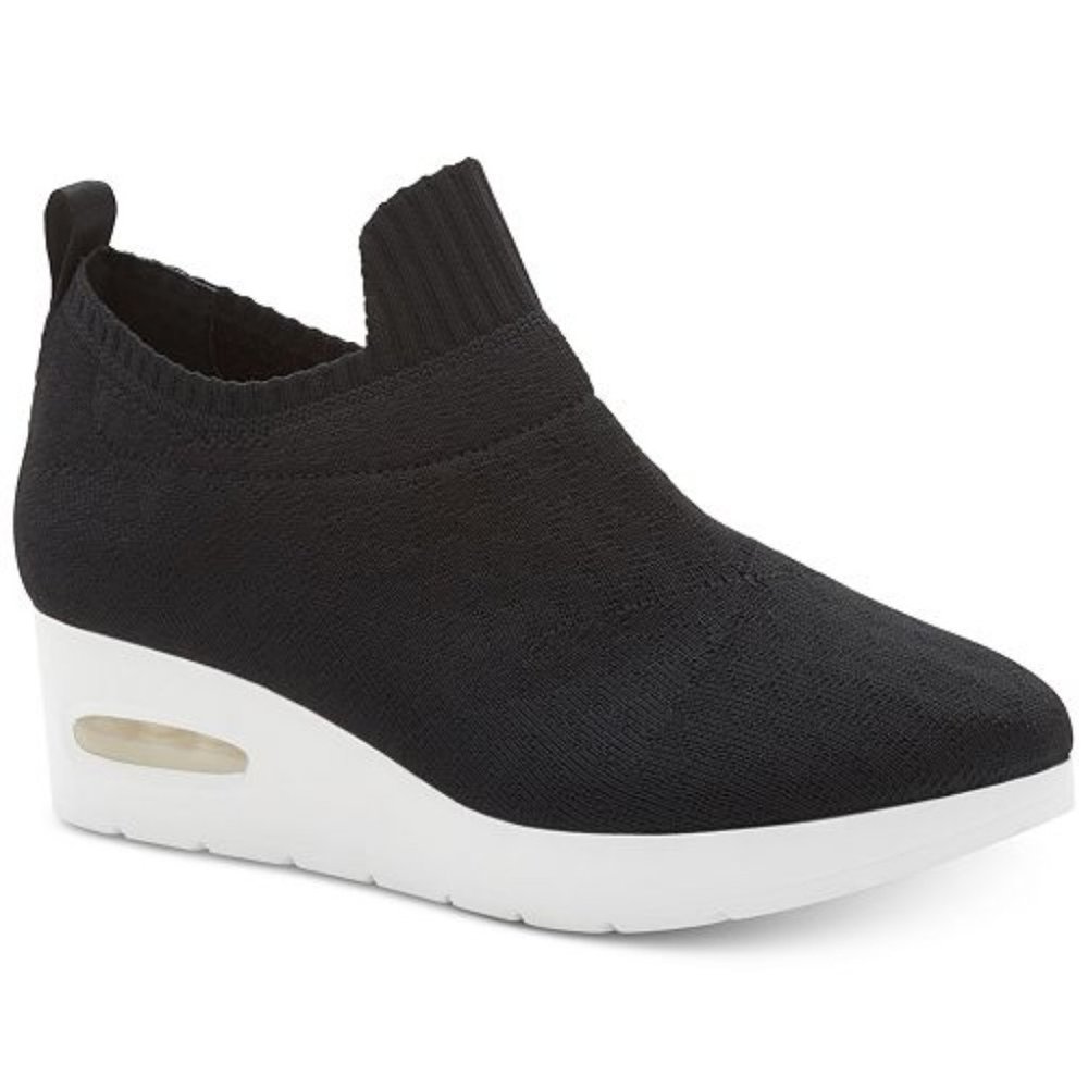 DKNY Angie Slip-On Sneakers size 7